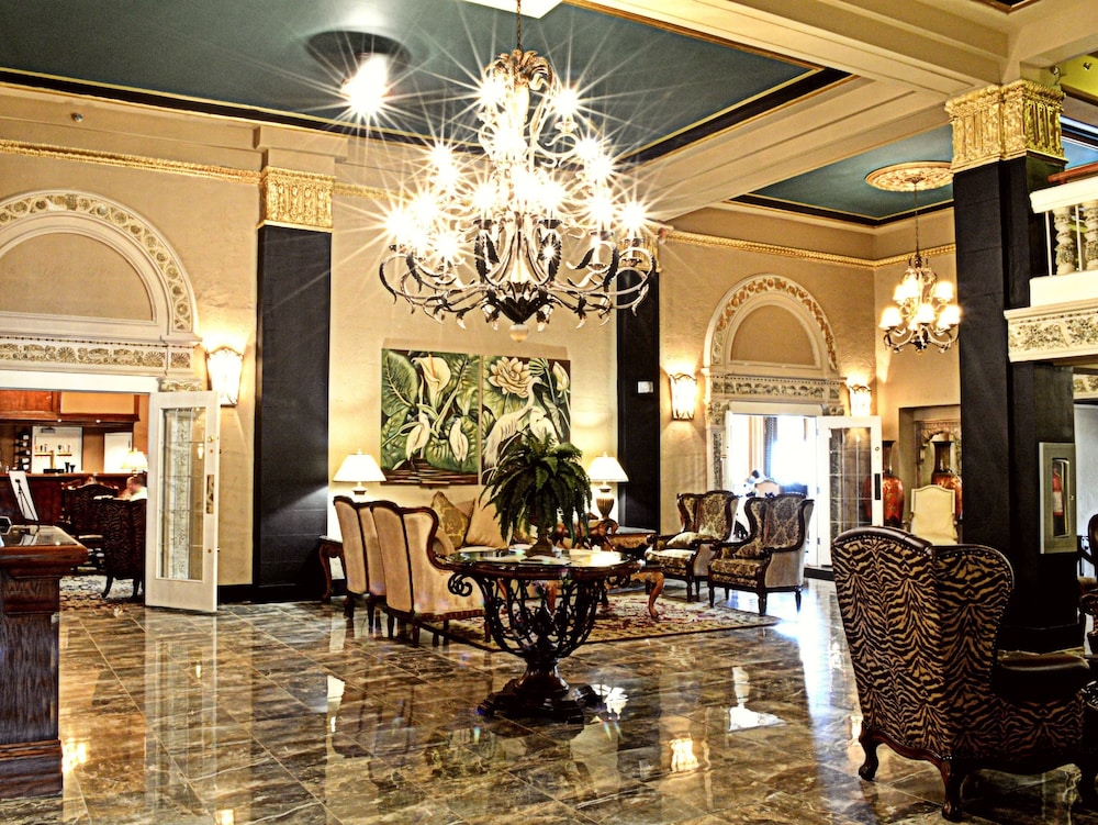 Grant Hall Hotel 72/87