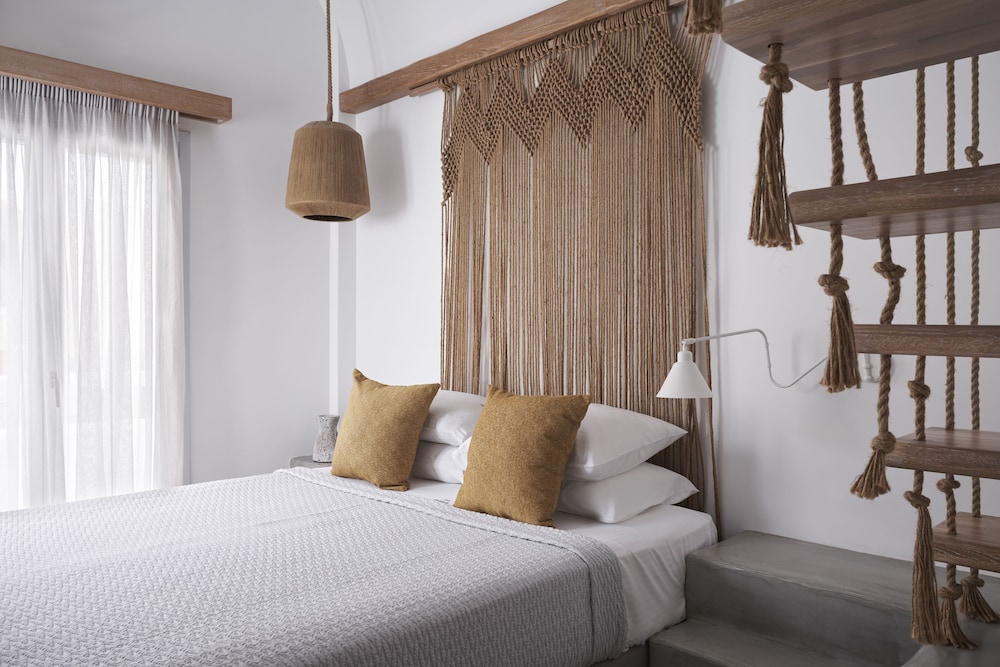 1 BEDROOM, DELUXE, SUITE