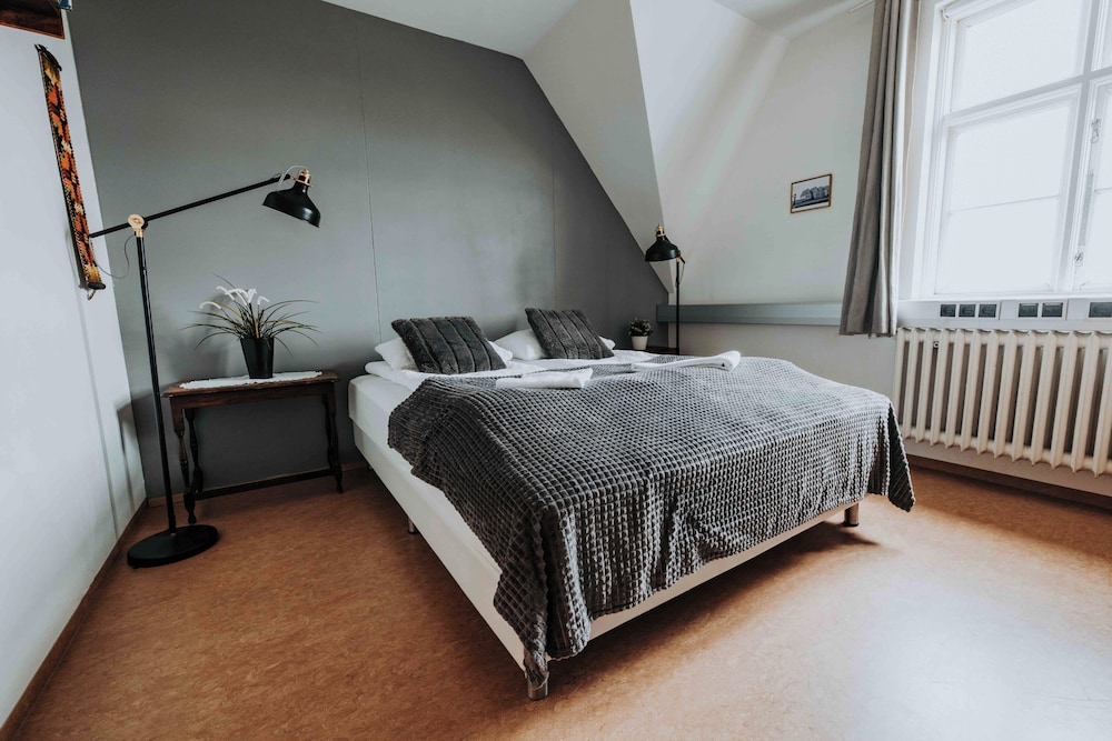 Heradsskolinn Historic Guesthouse 15/50