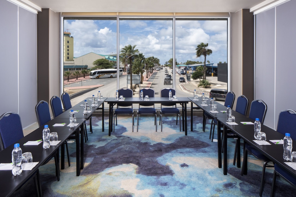 Hyatt Place Aruba Airport 55/64