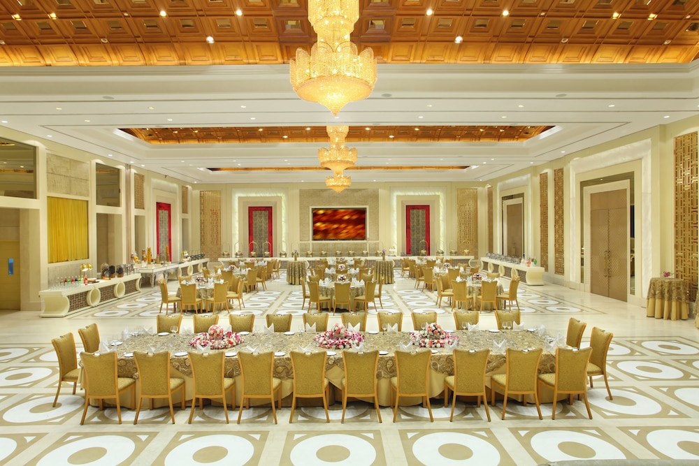 Hotel Seven Seas 12/50
