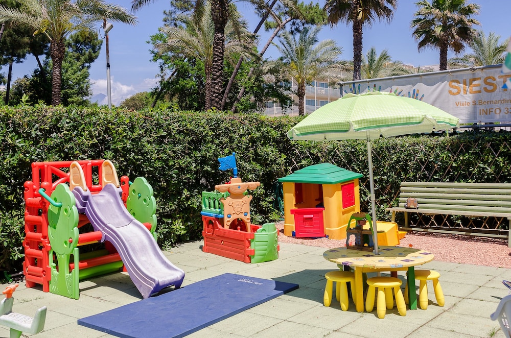 Hotel Siesta 58/66