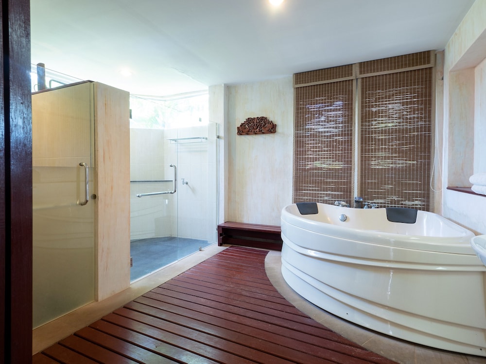Royal Lanta Resort & Spa 34/71