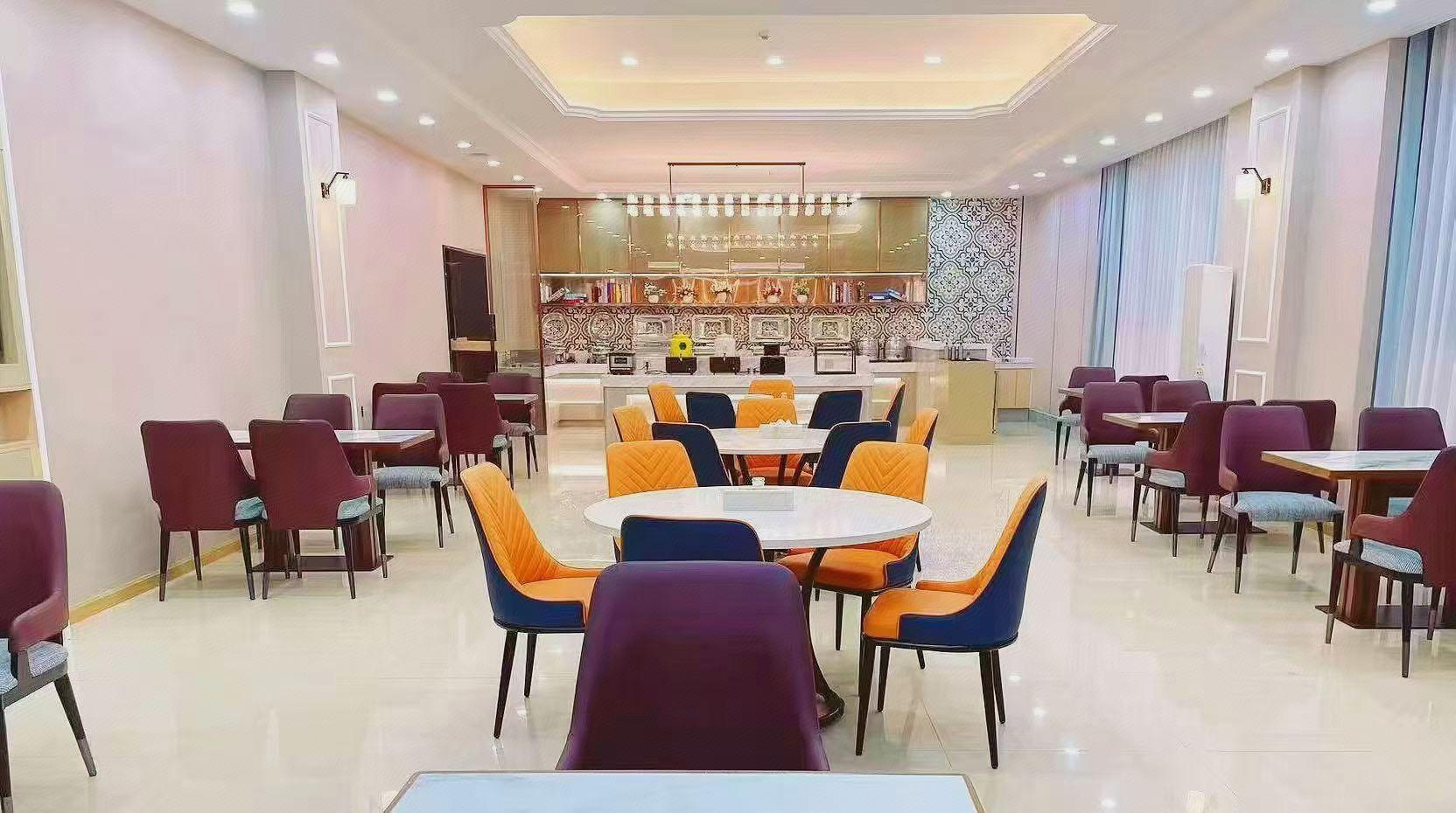 Vienna Hotel (Shenzhen Shiyan Shilong Community) 41/49