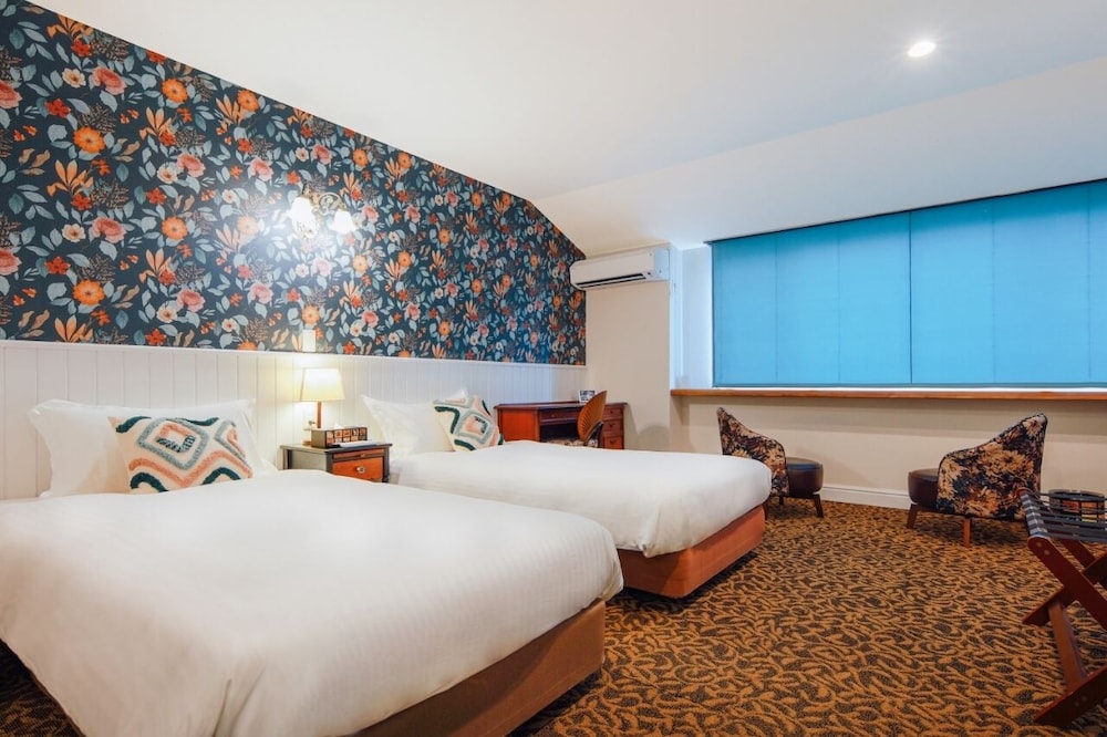 SUPERIOR, TWIN BEDS
