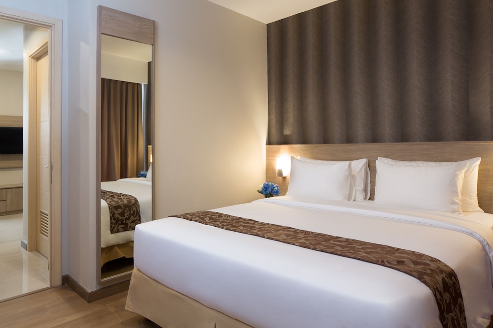 AYAKA SUITES 23/70
