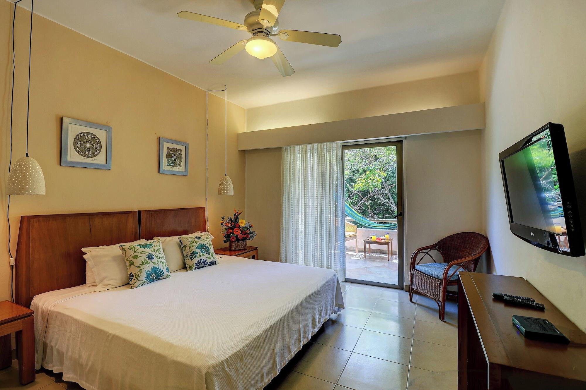 2 Bedrooms, Riviera, Garden View