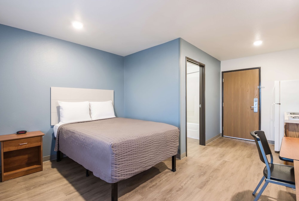 Extended Stay America Select Suites Lakeland 7/42