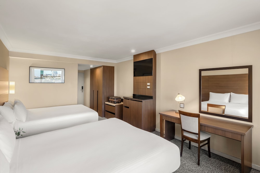 DELUXE, 2 QUEEN BEDS