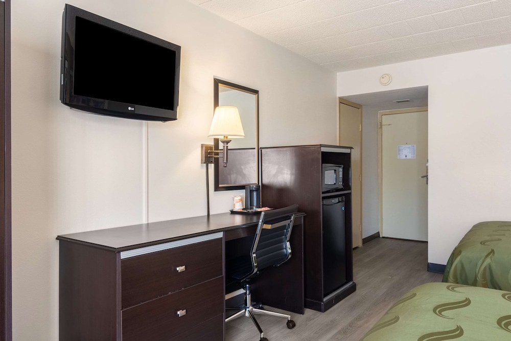 Quality Inn & Suites Indiana South 45/48
