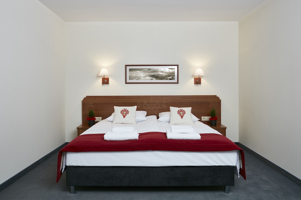 Hotel Logos 14/50