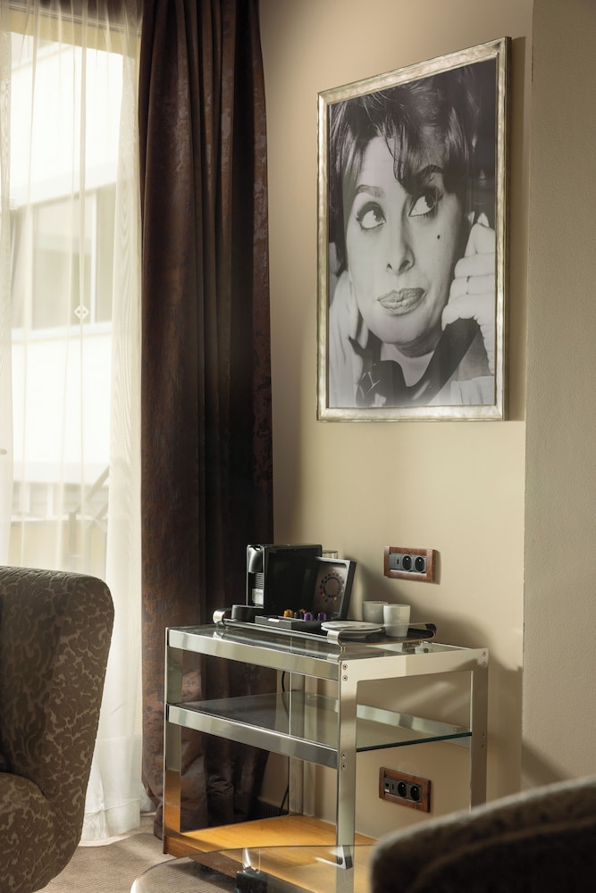 Jalta Boutique Hotel 63/73