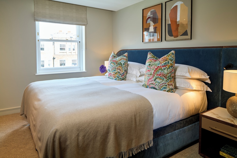 Deluxe Two Bedroom Apartment