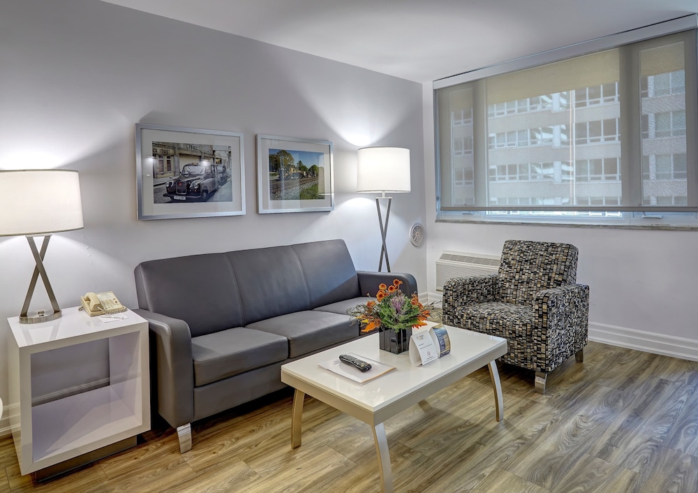 Town Inn Suites 28/44