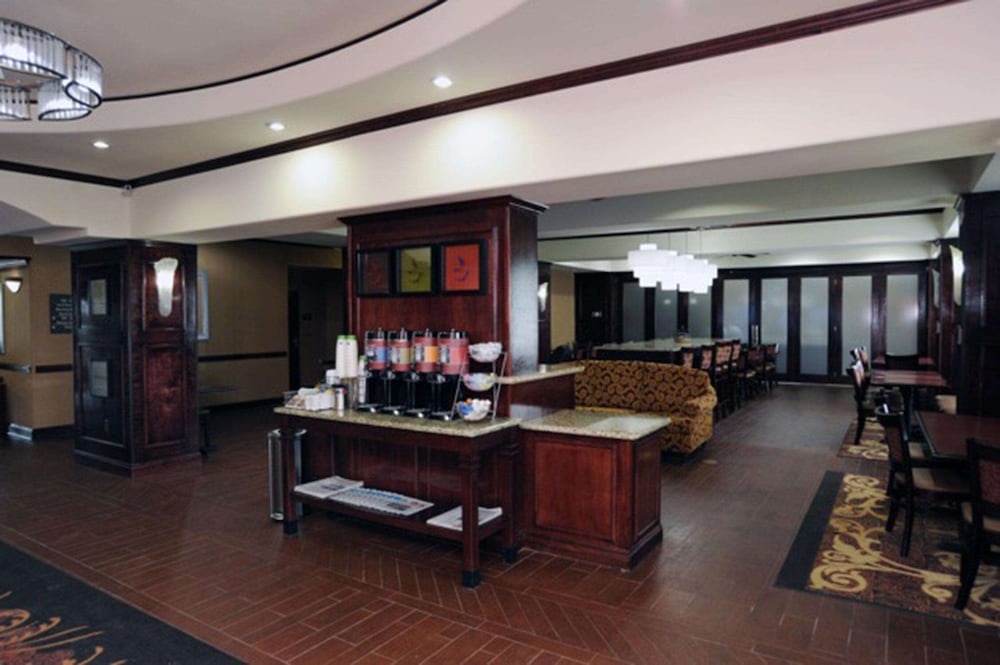 Hampton Inn Seguin 46/53
