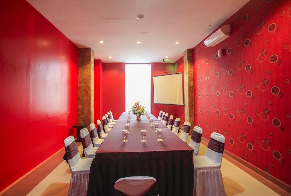 Grand Inn Hotel Mataram 14/20