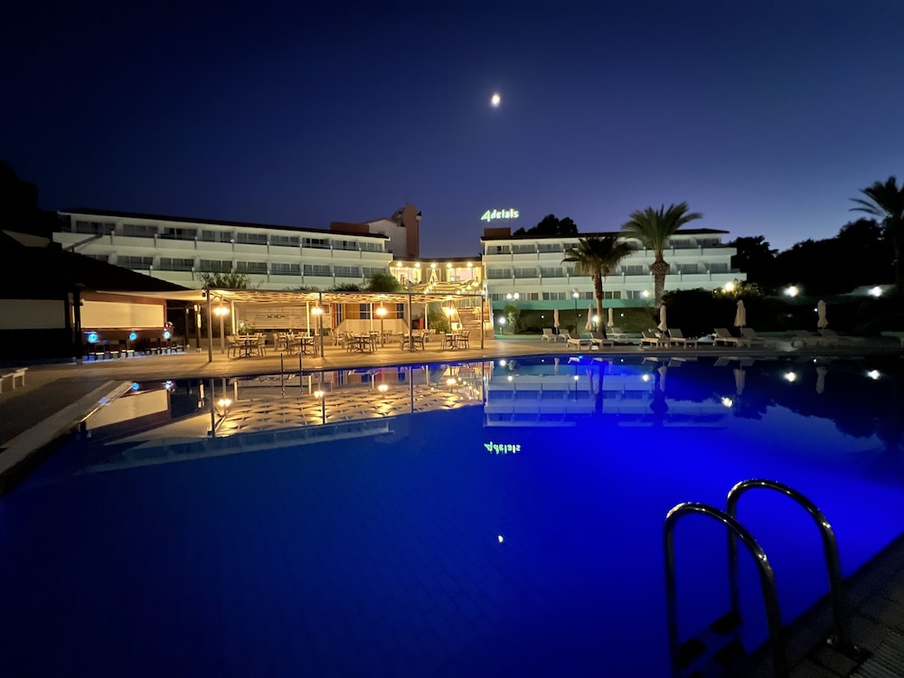 Adelais Bay Hotel in PARALIMNI