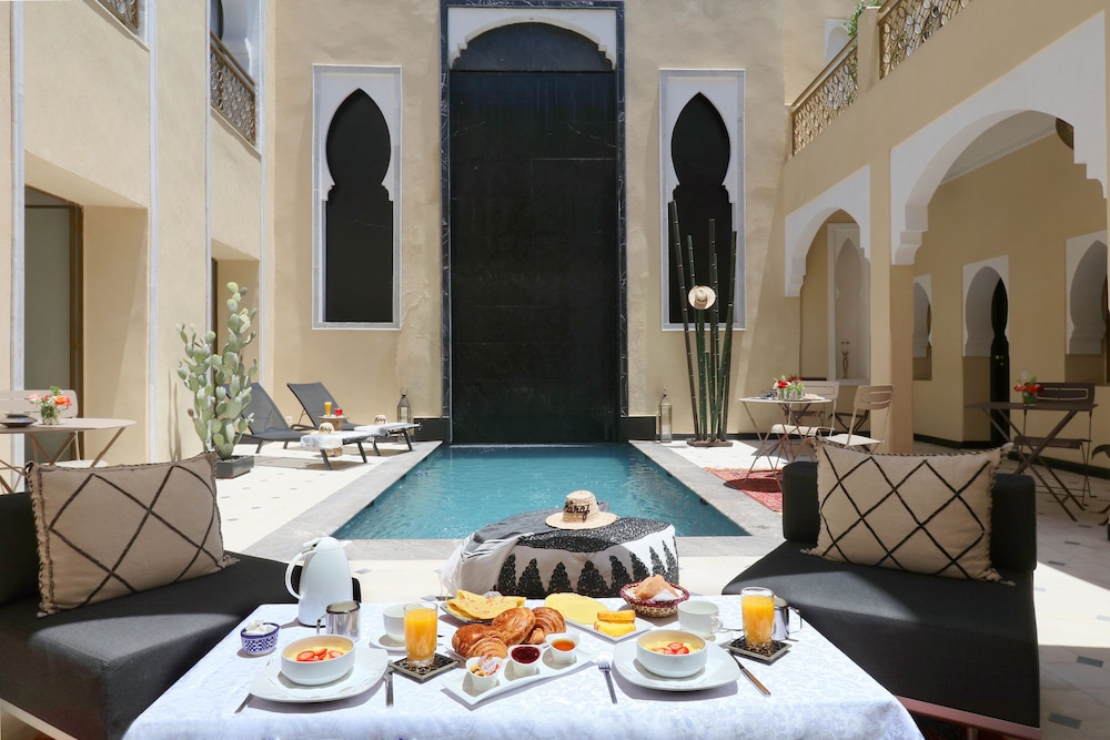 Riad Dar Couscous and spa 66/68