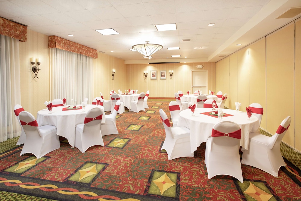 Hilton Garden Inn Casper 43/44