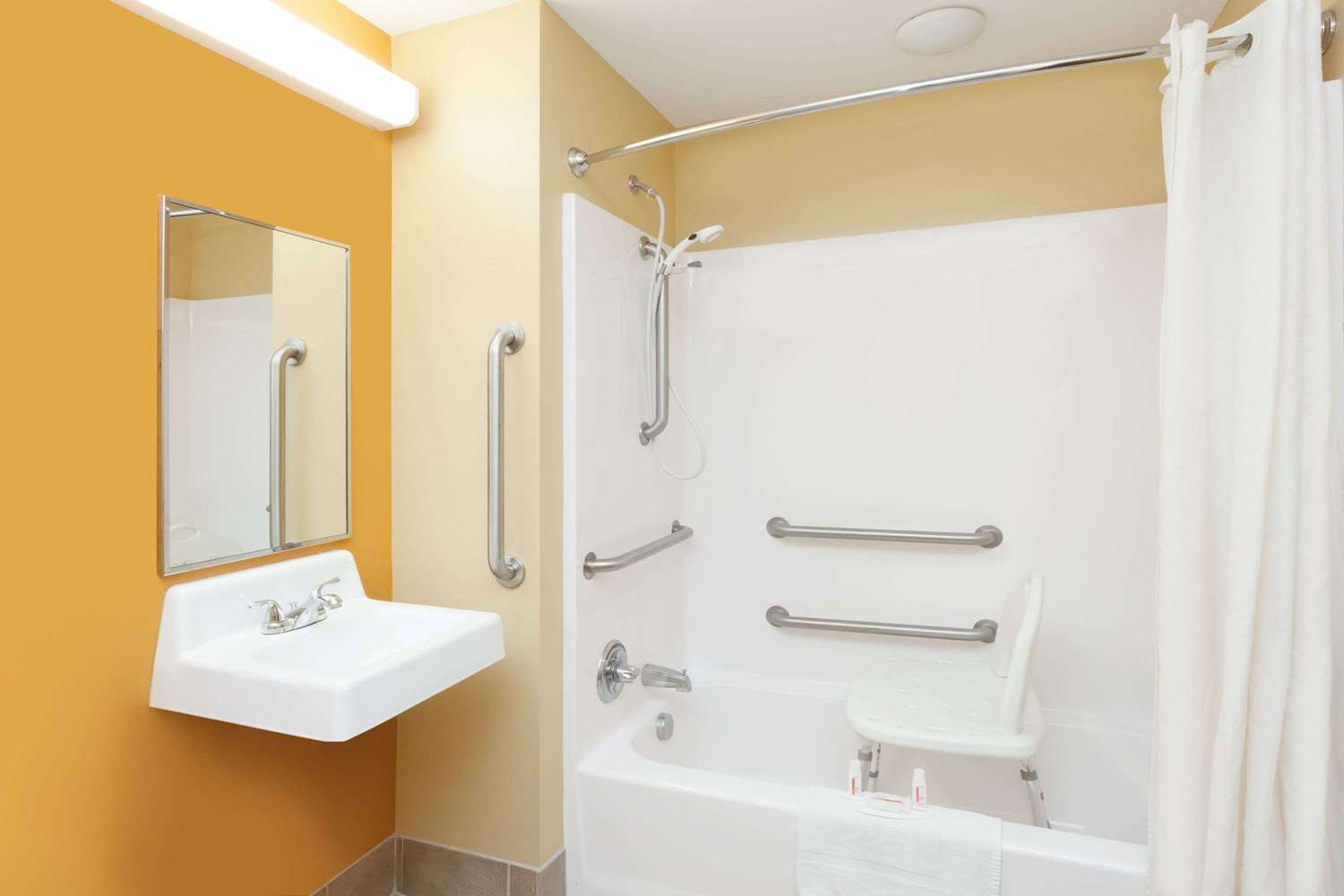 Microtel Inn Suites by Wyndham South Bend at Notre Dame 9/11