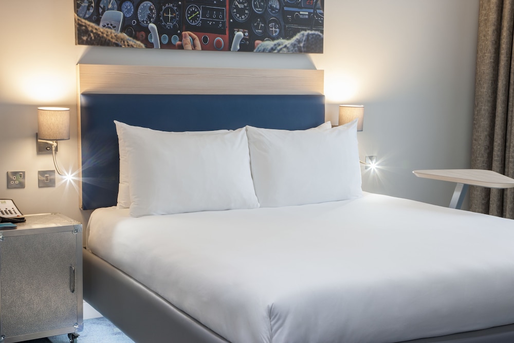 ibis Styles London Heathrow Airport 12/72
