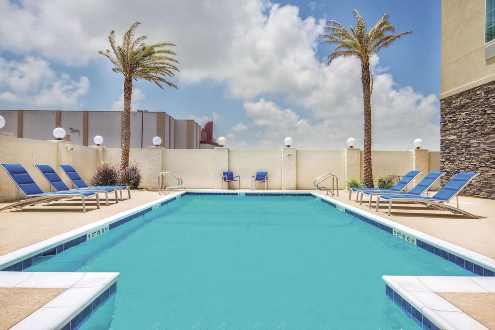 La Quinta Inn & Suites by Wyndham Corpus Christi - Portland 4/43