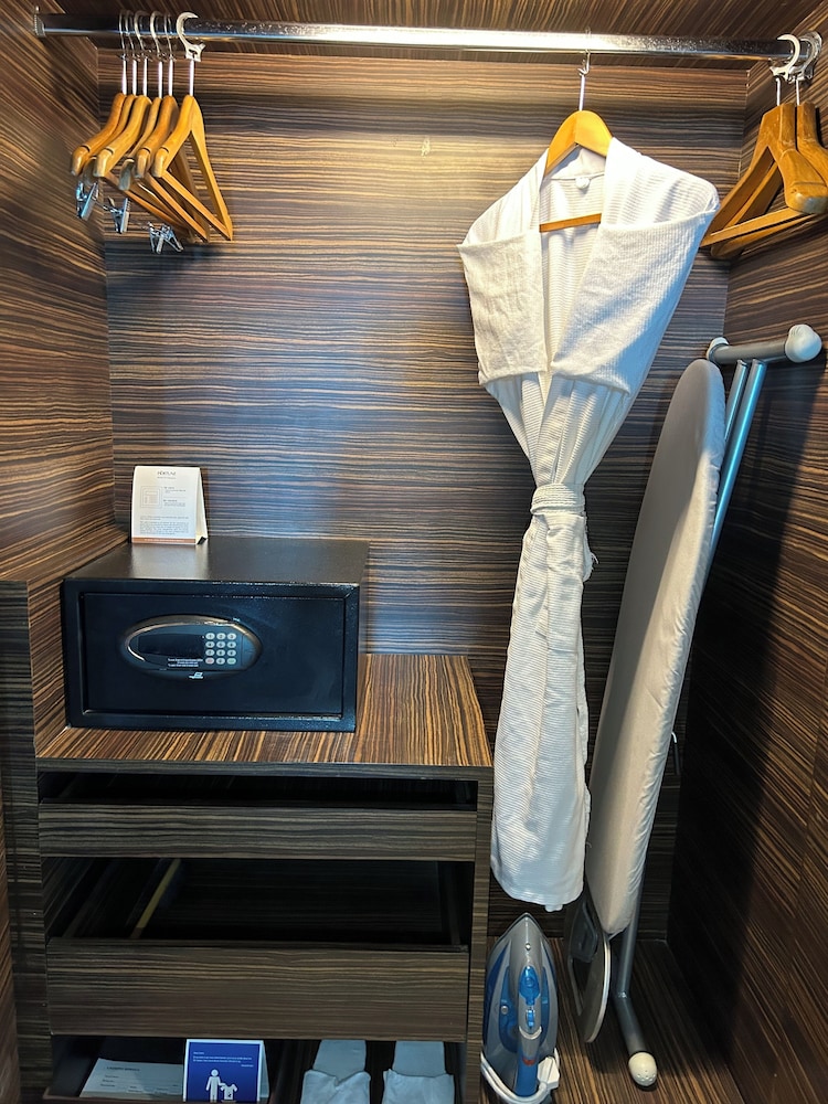 Fortune Select SG Highway, Ahmedabad - Member ITC Hotels Group 18/39