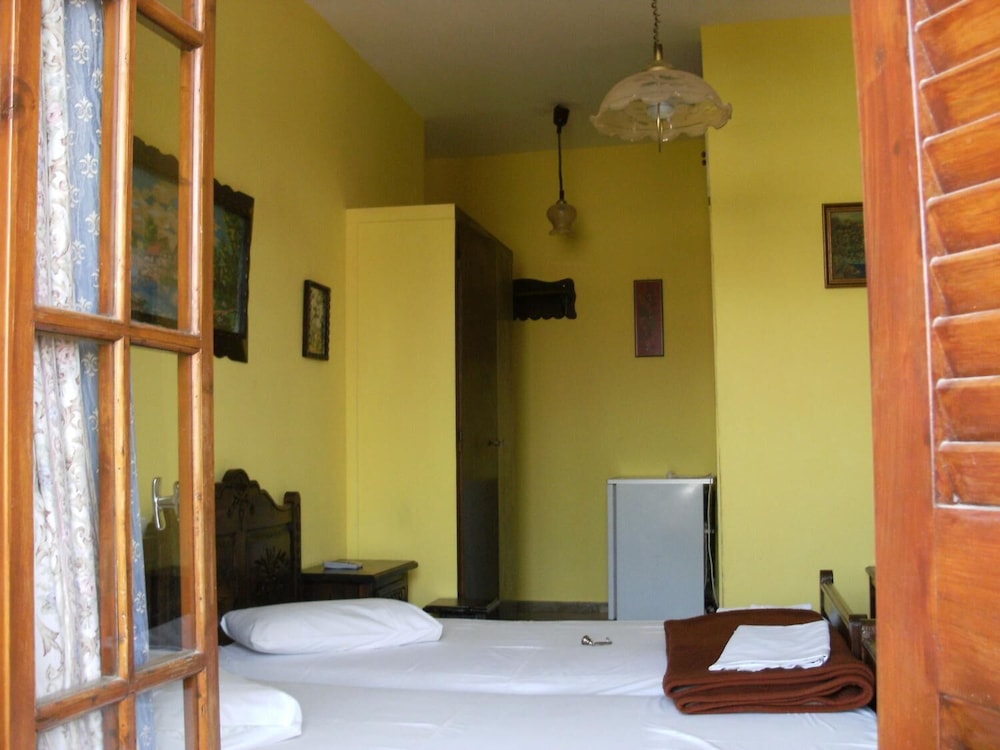 Katerina Hotel 18/40