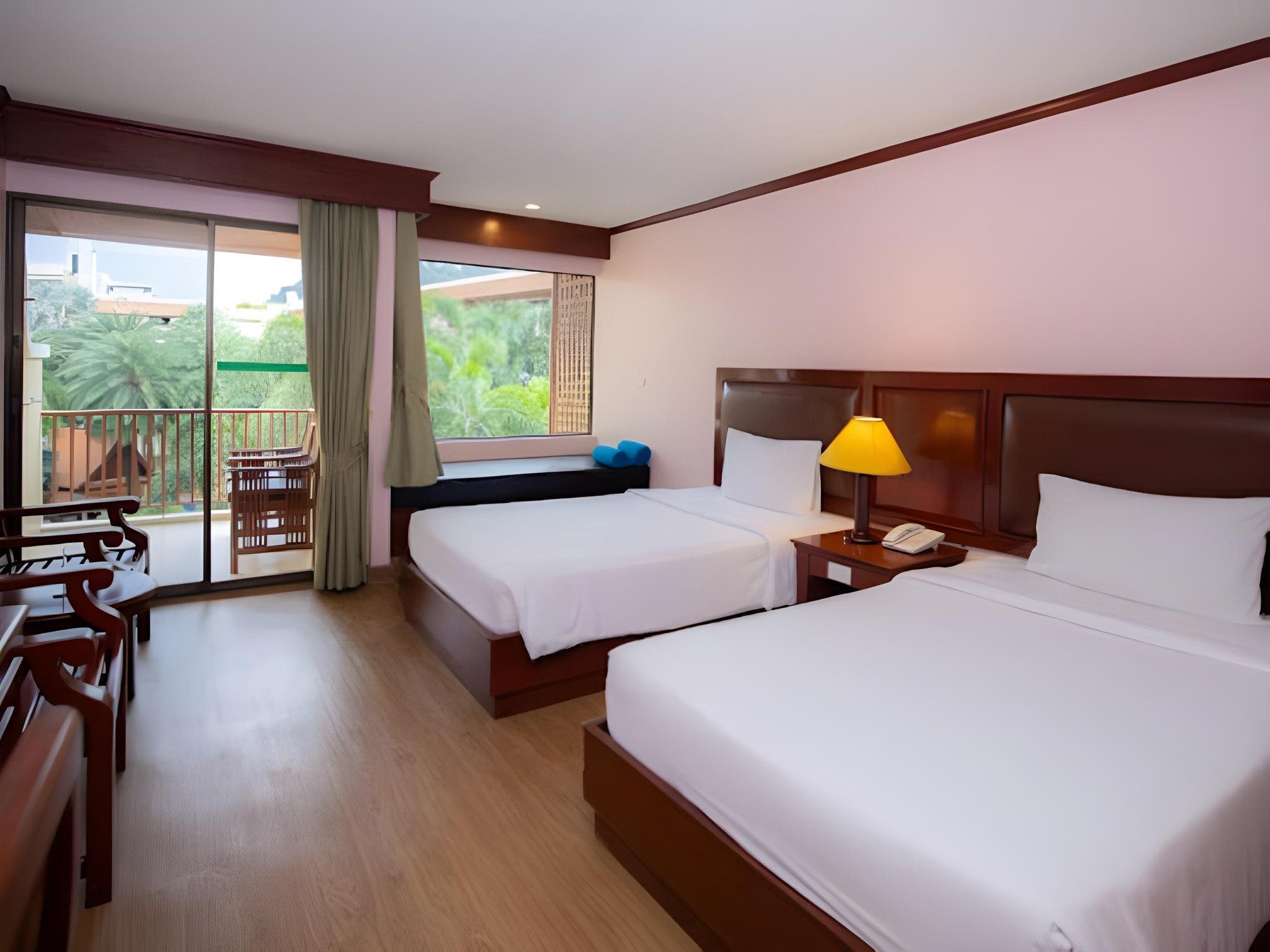 Oasis, Double Bed, Pool View