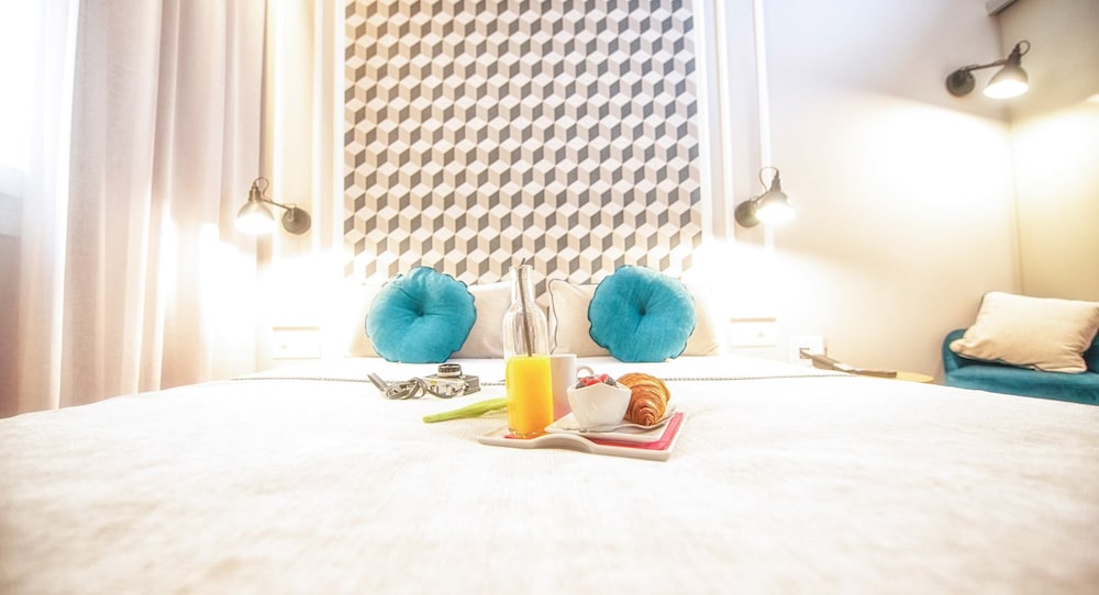 Ona Hotels Mosaic 10/50