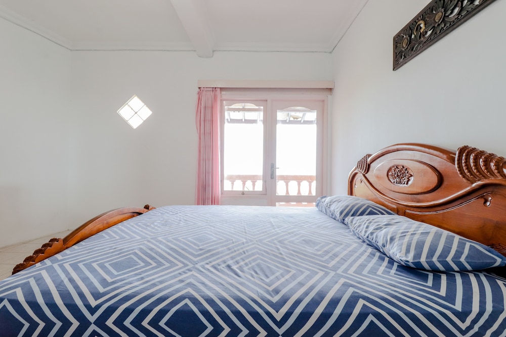 Adinda Beach Hotel and Villa by ZUZU 32/57