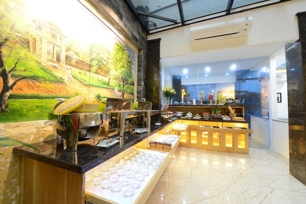 Blue Hanoi Inn City Hotel 40/50