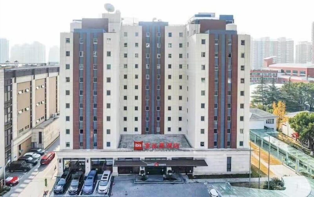 IBIS SHANGHAI LIANYANG 2/44