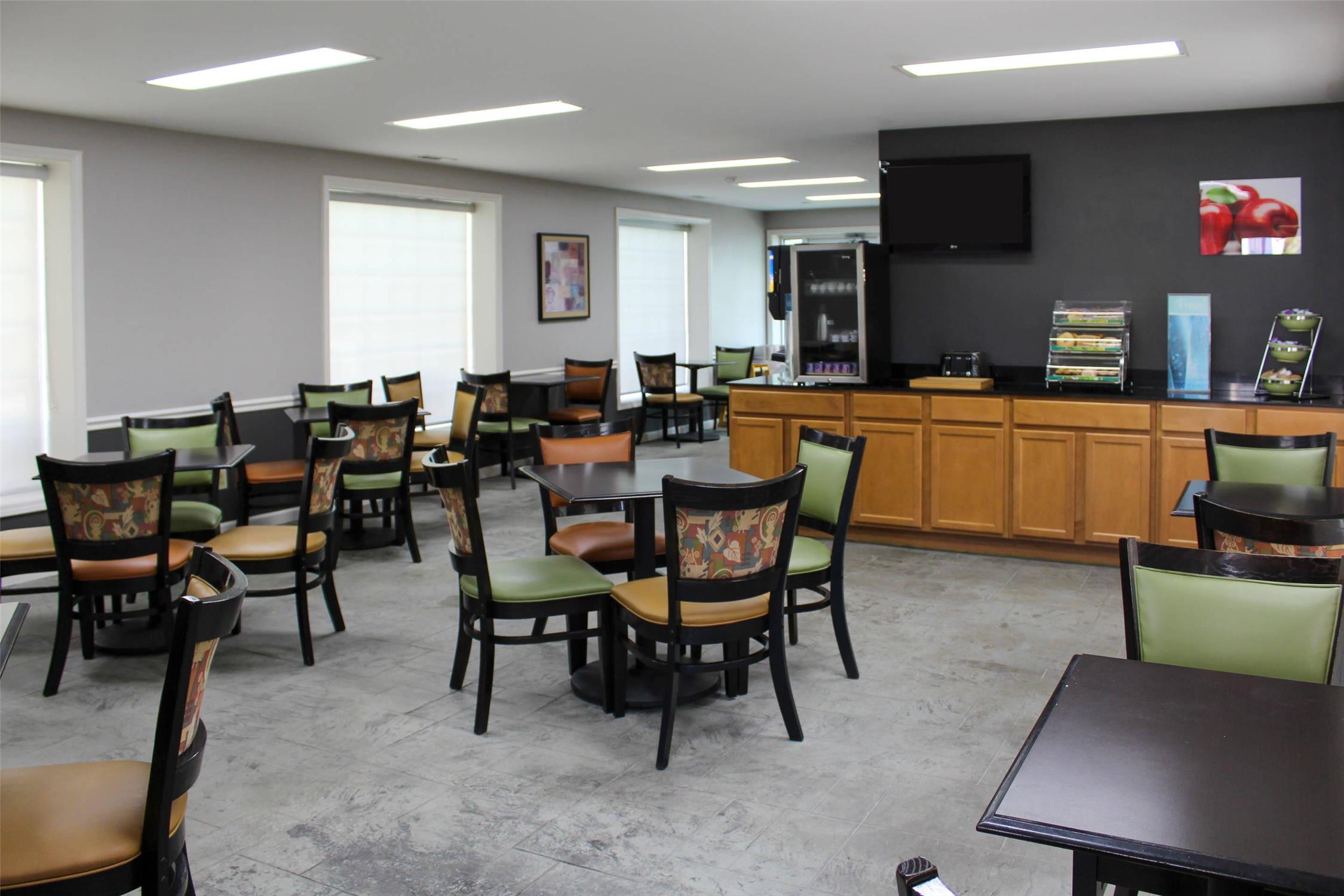 Quality Inn Crossville Near Cumberland Mountain State Park 41/47