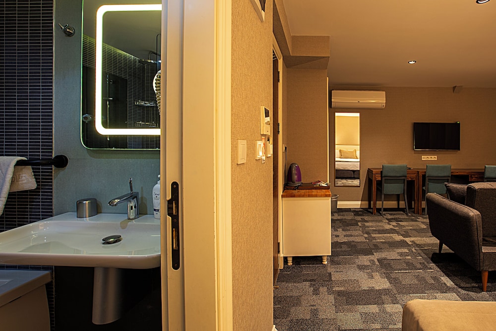Aston Hotel Taksim (ex Aston Residence Hotel) 61/70