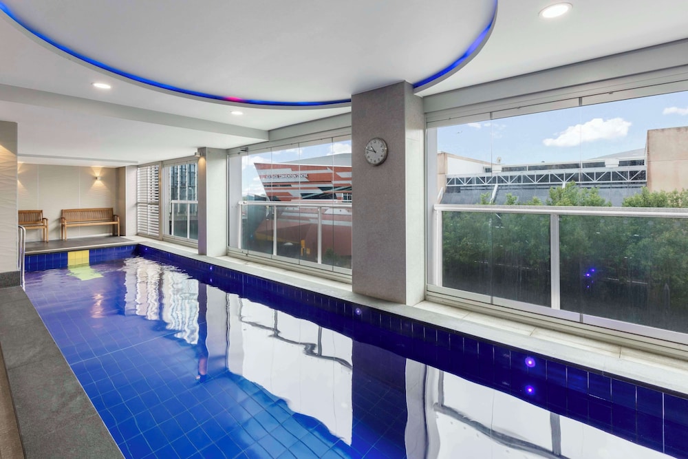 Oaks Embassy Adelaide Suites 31/64