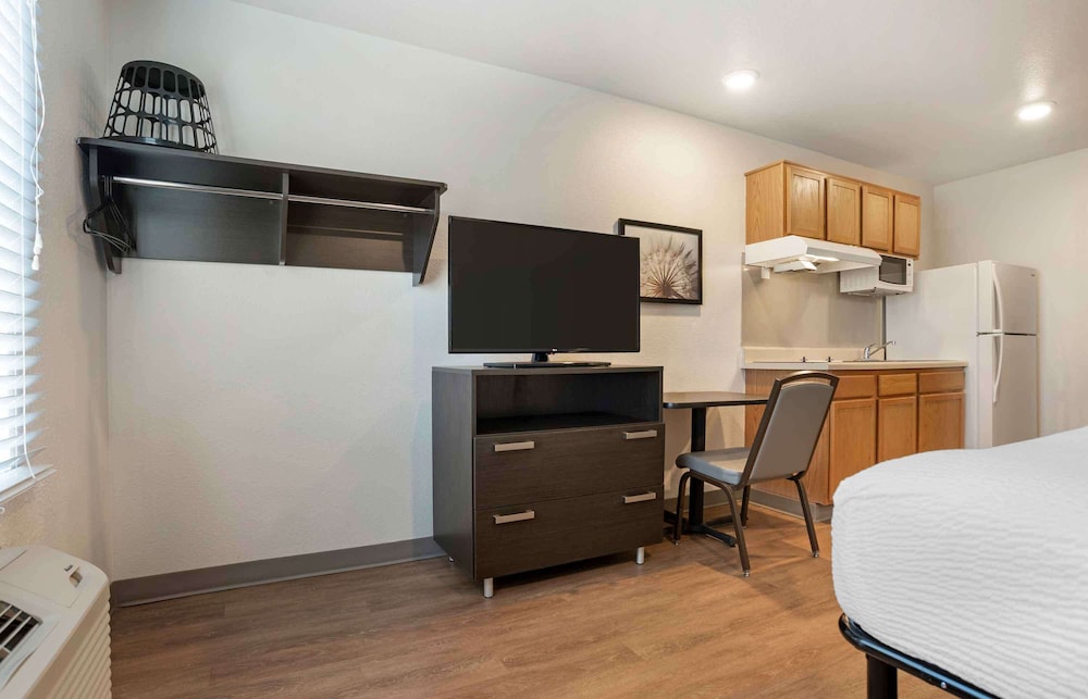 Extended Stay America Select Suites Panama City Callaway 32/47