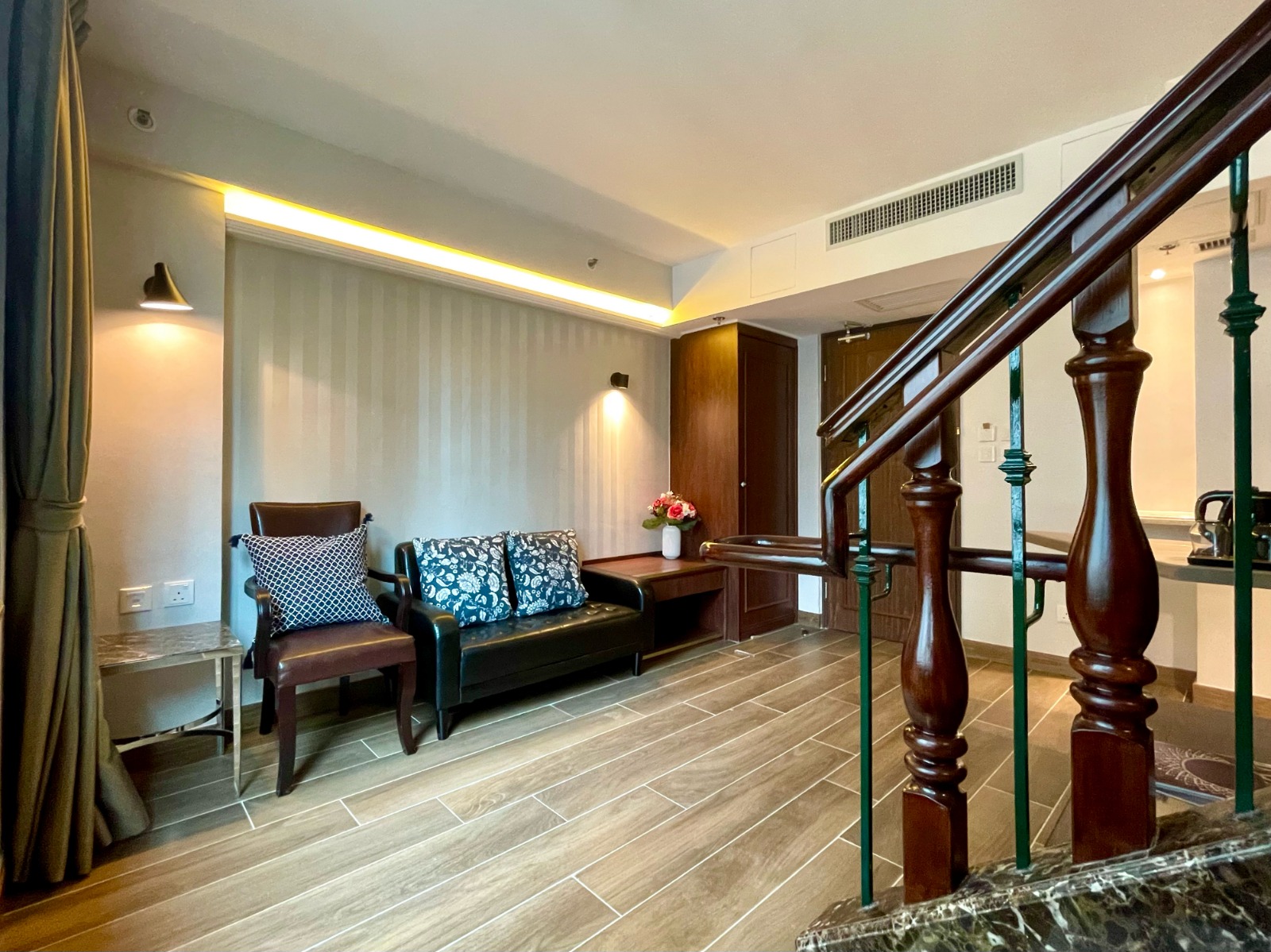 Lander Grand Hotel 63/72