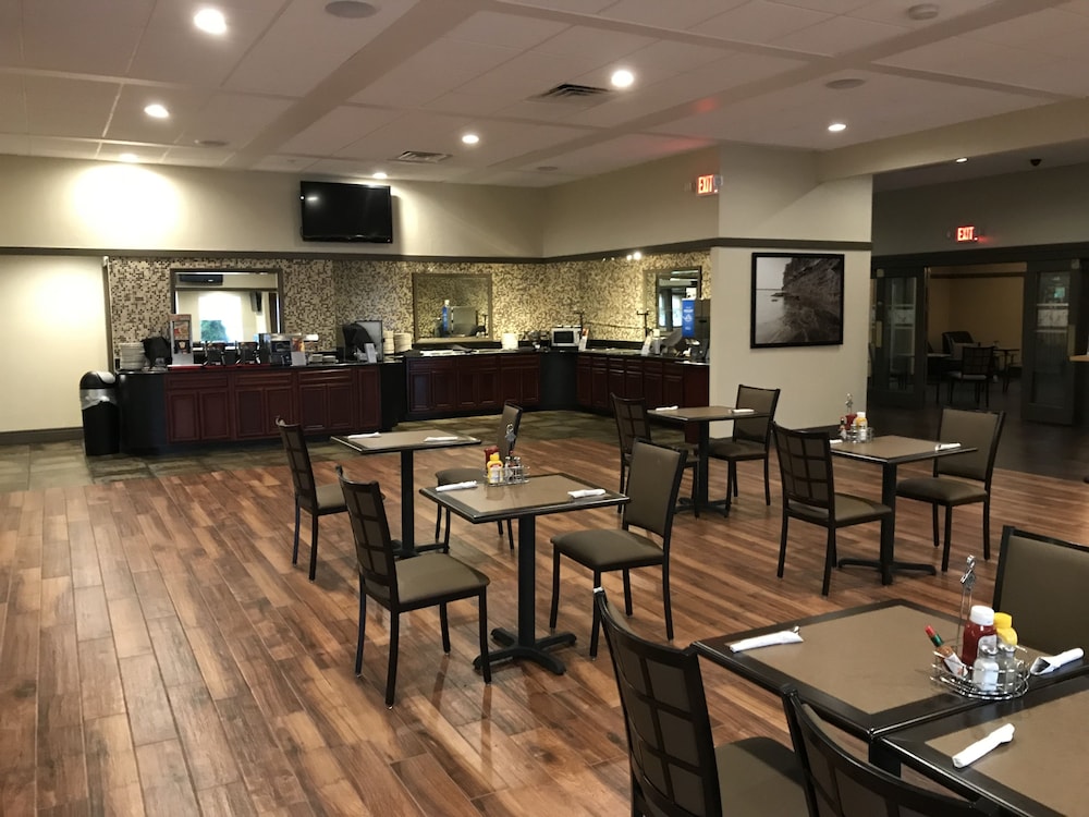 Best Western Plus Milwaukee Airport Hotel & Conference Center 23/39