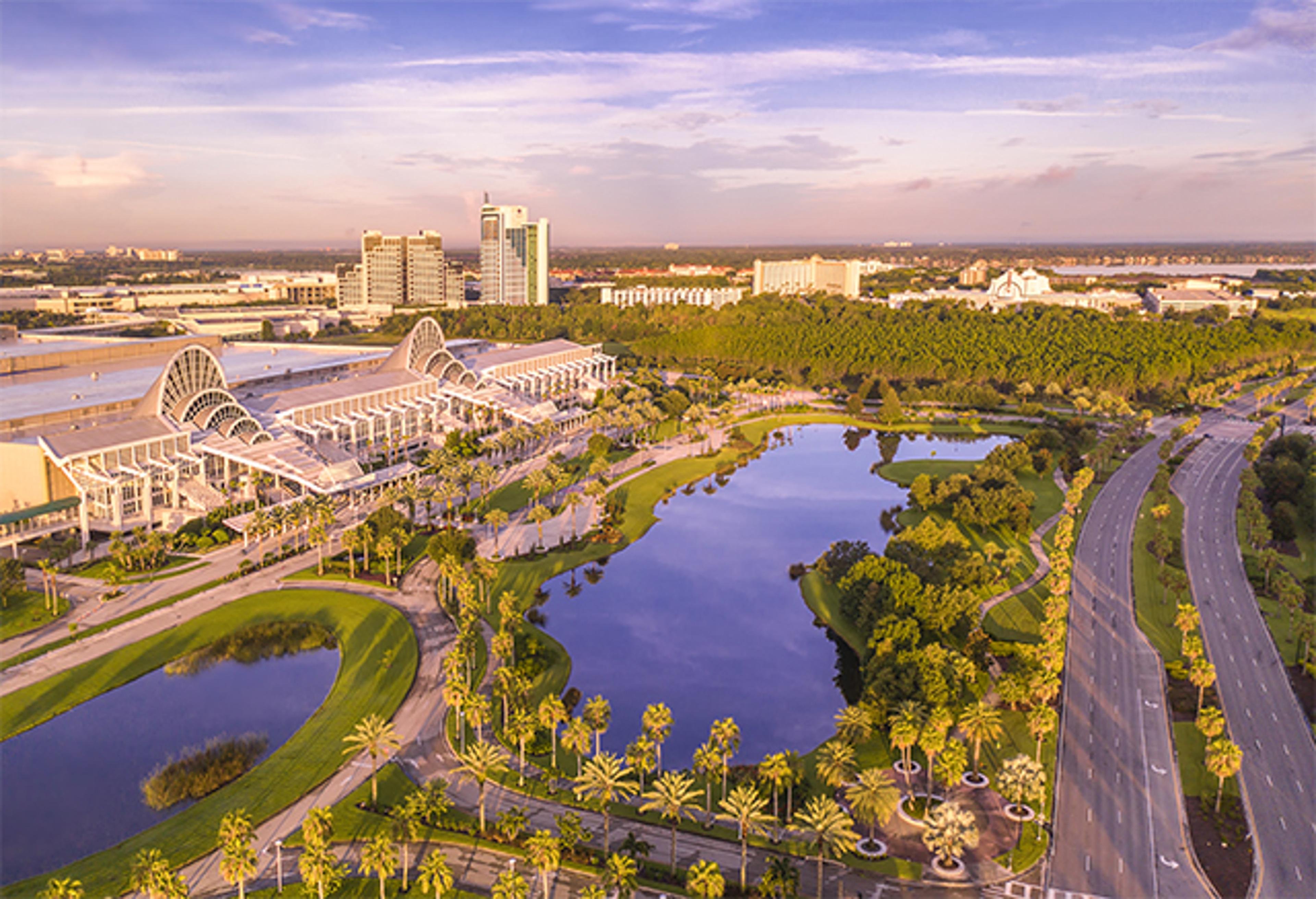 Holiday Inn Express and Suites Orlando - International Drive 73/79