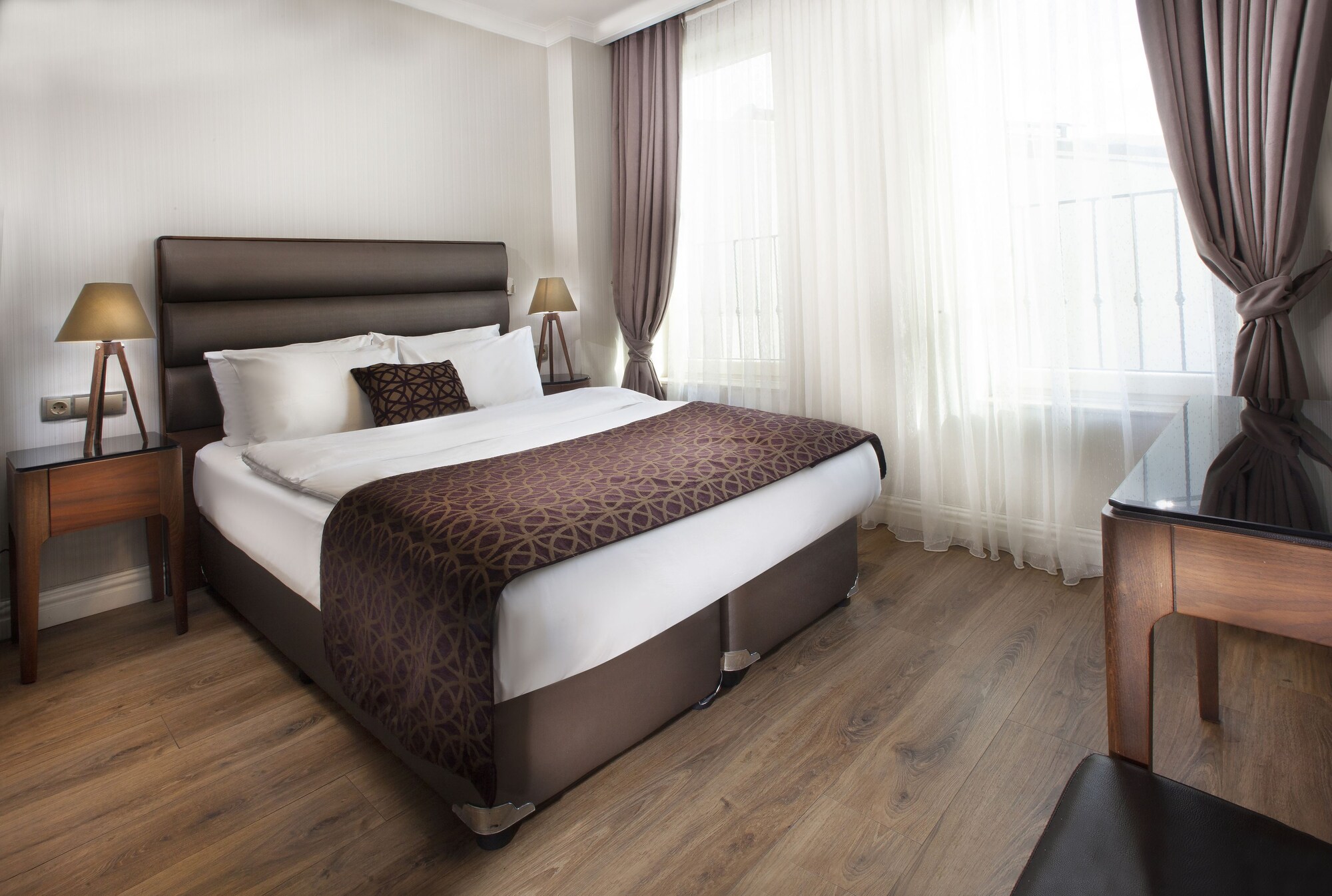 1 BEDROOM, DELUXE, APARTMENT, CITY VIEW, KITCHEN