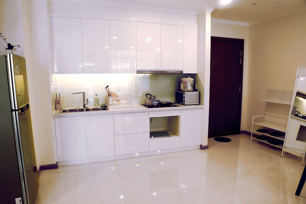 High-Floor River-View Apartment 11/50
