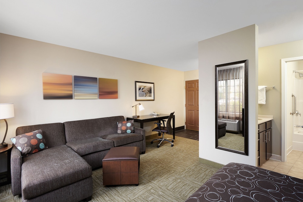 Staybridge Suites Davenport 35/64