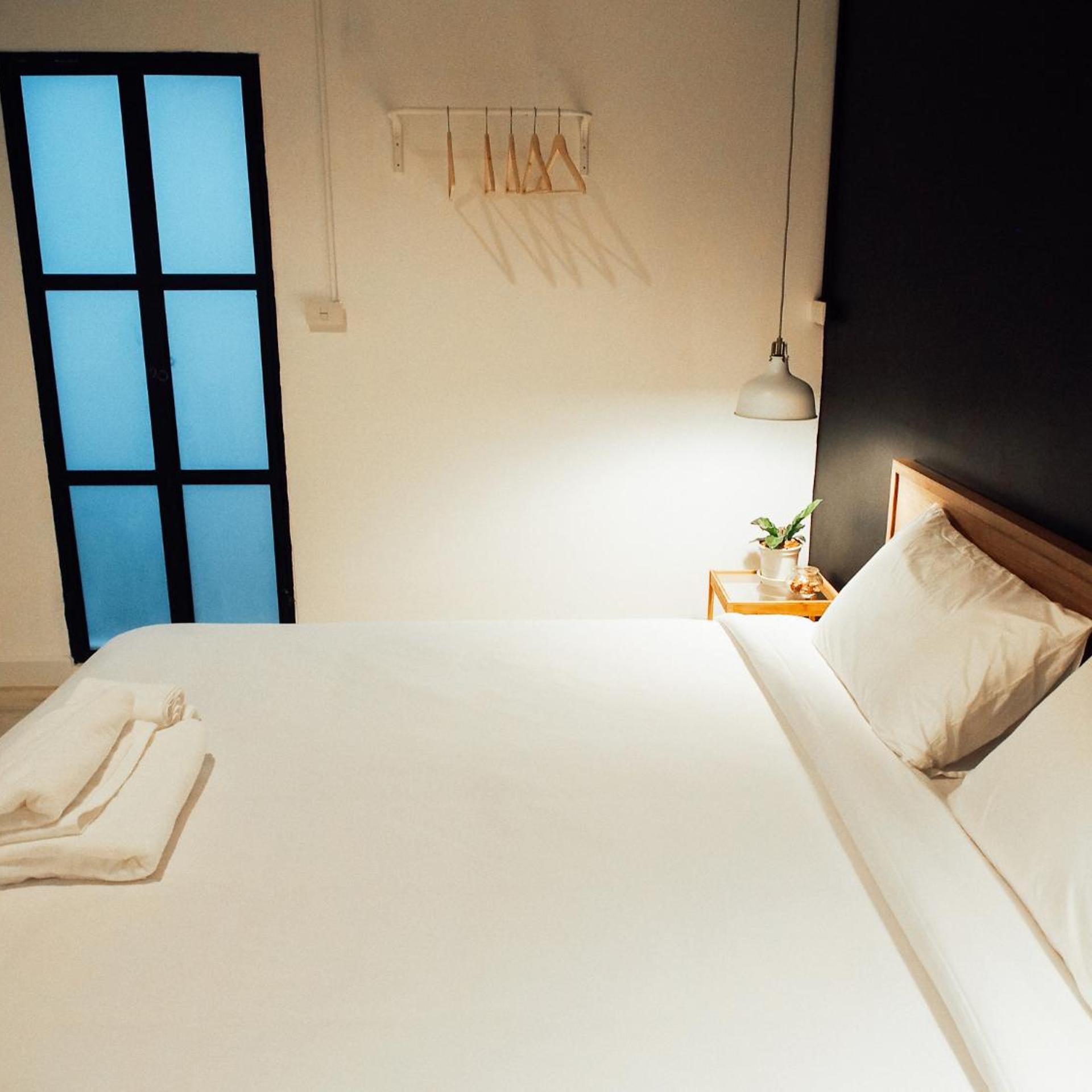 Deluxe, Double Bed, No Window