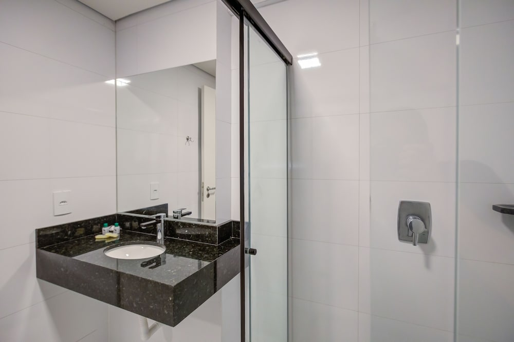 Viale Iguassu Hotel 35/38