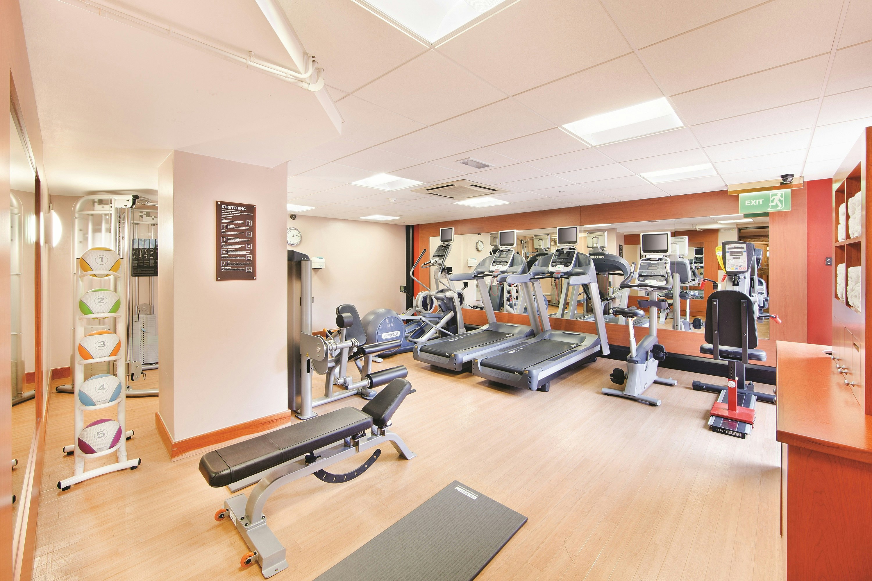 Doubletree by Hilton Manchester Airport 24/62