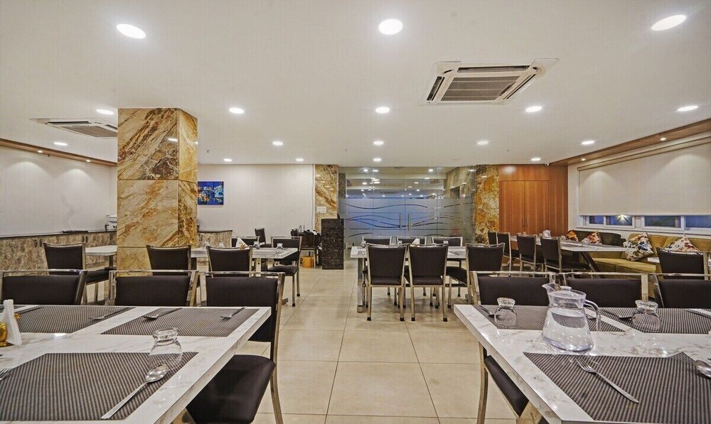 MG Iris Hotel 18/21