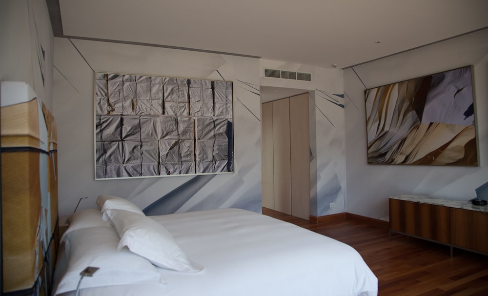 Suite, King Bed, Ultimate Extra Beds