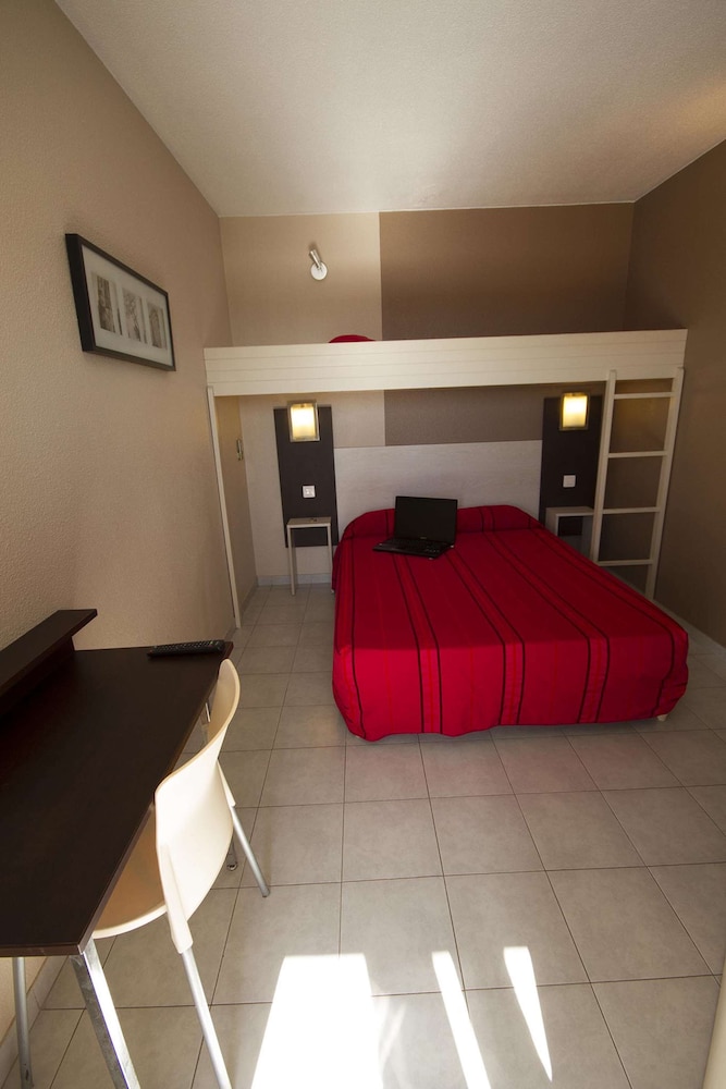 Brit Hotel Essentiel Sete Balaruc 32/50