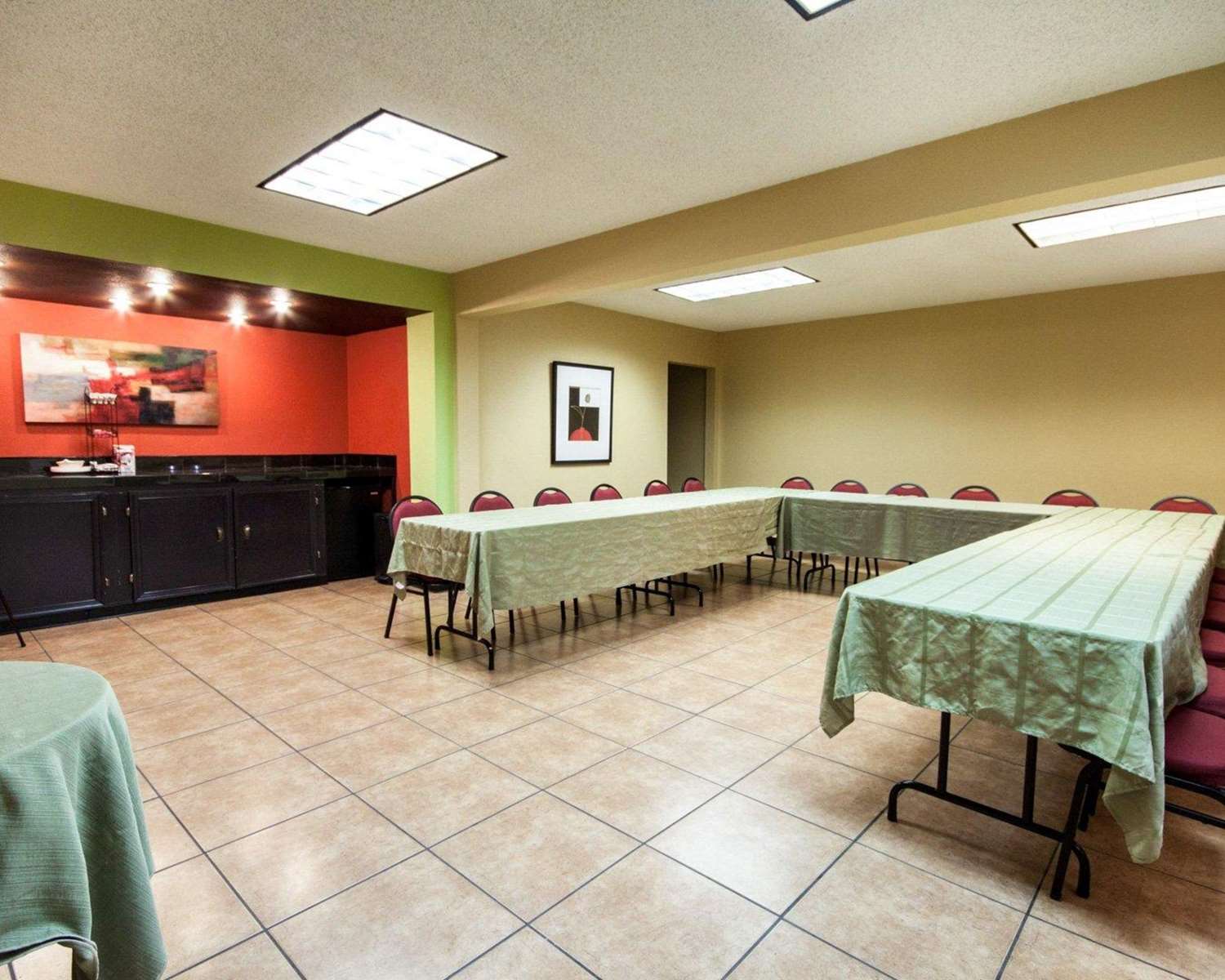 Quality Inn Airport East El Paso 13/49